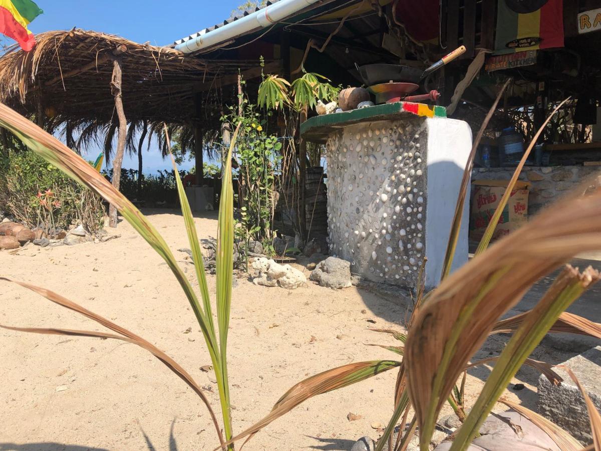 Reggae Island Private Island Hotell Koh Phayam Eksteriør bilde
